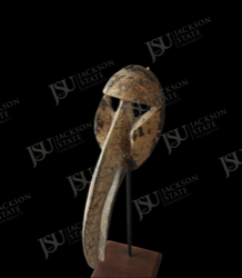 Dan- or Mano-Style Long-Beaked Mask